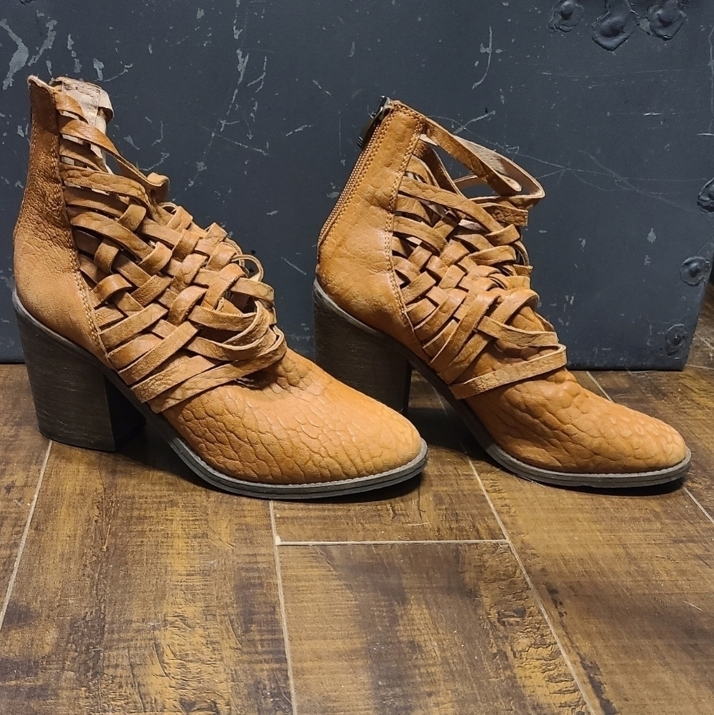 Free People Carrera Heeled Boot - Picture 3 of 9
